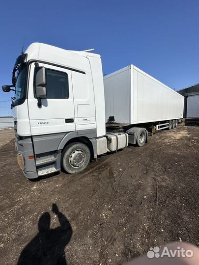 Mercedes-Benz Actros 1844 с полуприцепом, 2017