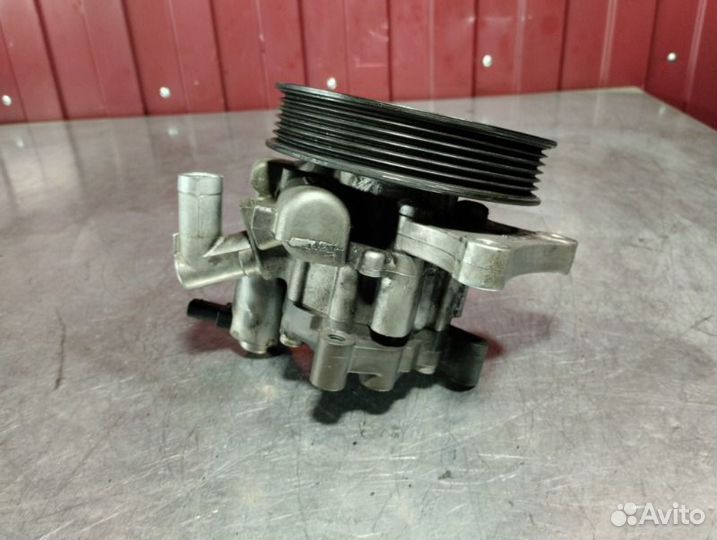 Насос гидроусилителя руля Mercedes C-Class W204