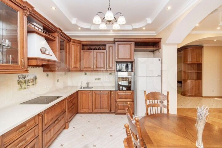 2-к. квартира, 126 м², 8/10 эт.