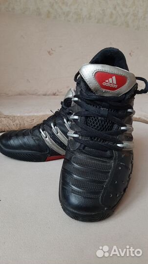 Кроссовки adidas