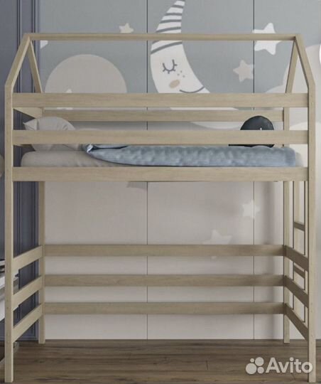Кровать двухьярусная домик