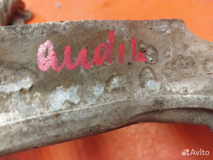 Кулак поворотный передний левый Audi A4 5 B9