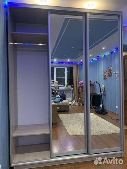 Шкаф купе зеркальный