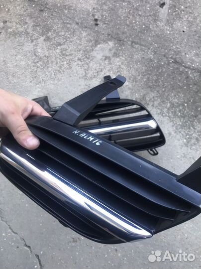 Решетки радиатора Nissan Almera