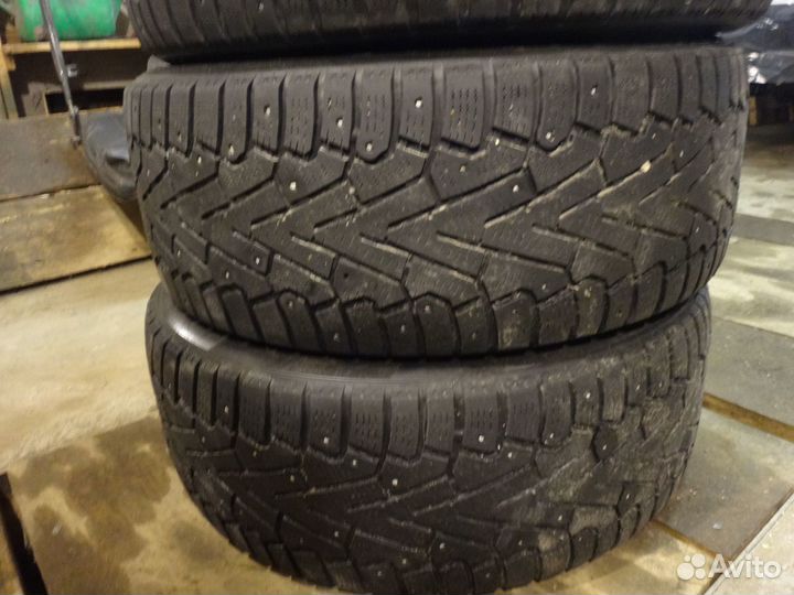 Pirelli Ice Zero 235/55 R17