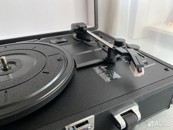 Bиниловый проигрывaтельAlivе Audiо Glam