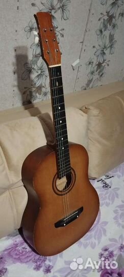 Акустическая гитара