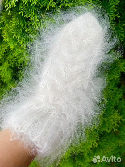 Варежки пуховые белые женские