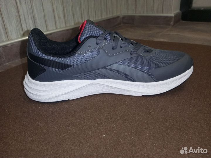 Кроссовки новые, Reebok 44 размер, Vietnam, 28 см