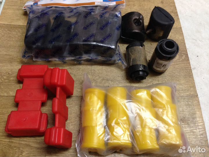 Рессоры в ассортименте,стремянки,втулки,подушки