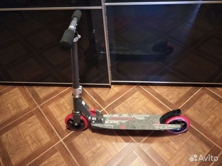 Детский складной самокат Reaction