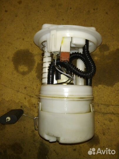 Топливный насос (бензонасос) Renault Logan 1 К7J