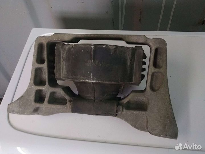 Опора двигателя Правая ford C-MAX
