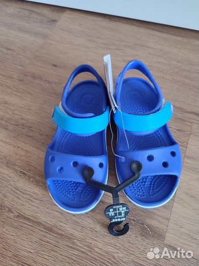 Сандалии Crocs c8 новые