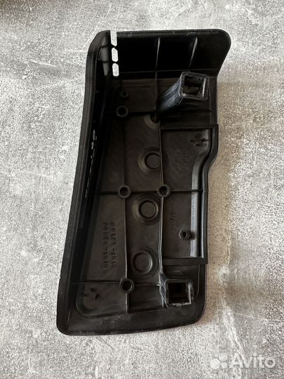 Упор для левой ноги на Lexus is 250