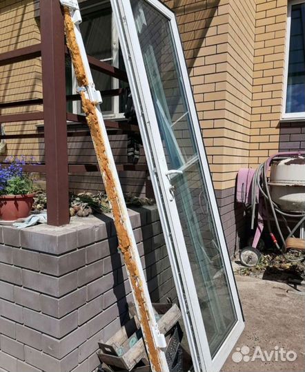 Дверь пластиковая входная бу