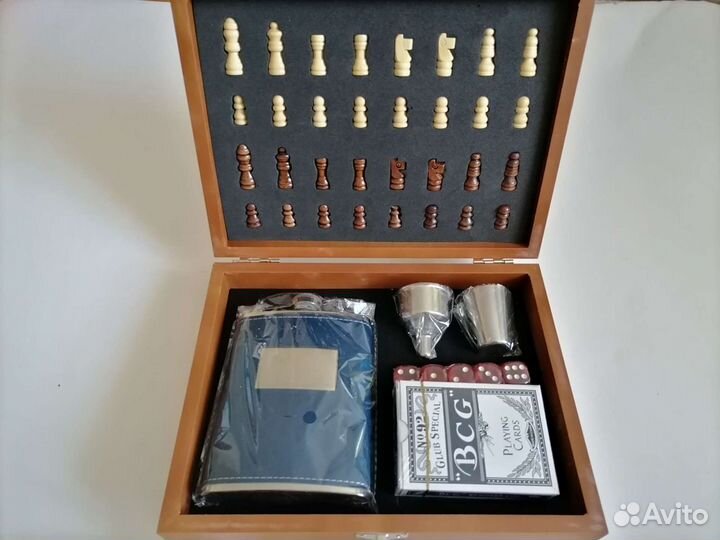 Набор подарочный фляжка карты шахматы кости