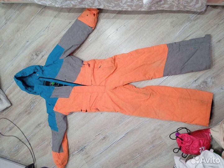 Горнолыжный комбинезон женский на рост 145-160
