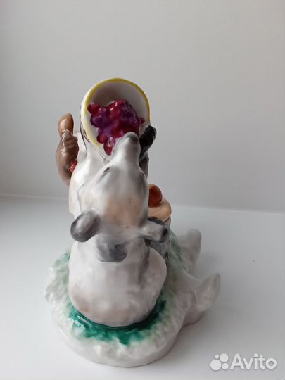 Фарфоровая чернильница 