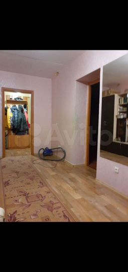 4-к. квартира, 58 м², 1/3 эт.