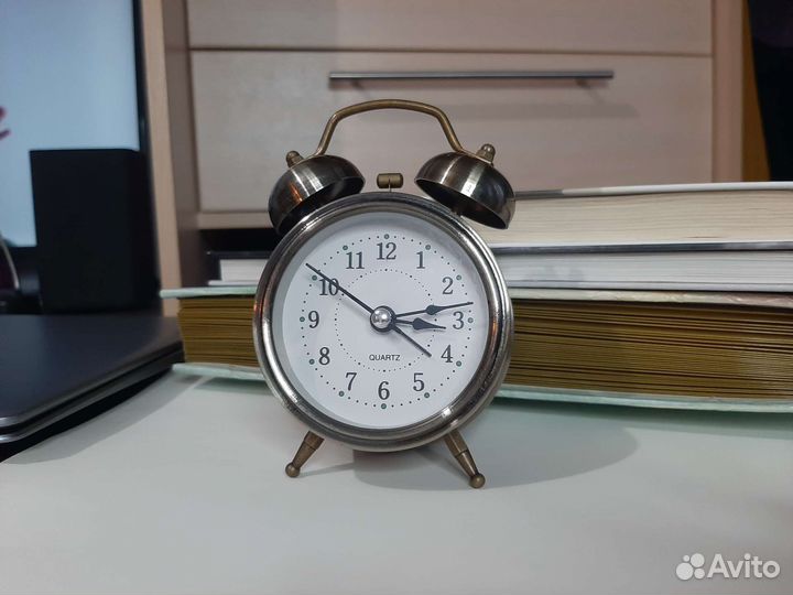 Винтажный будильник