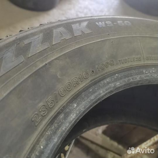 Bridgestone Blizzak WS-50 235/60 R16