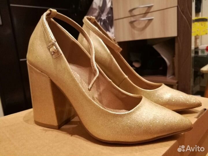 ASOS EU 37