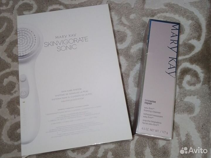 Щётка+очищение Mary Kay,халат Mary Kay