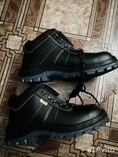 Ботинки мужские 44 размер новые оригинал
