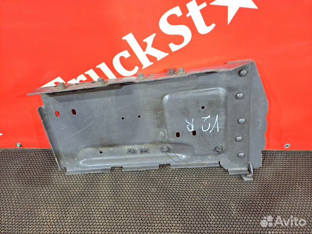 Боковое отделение акб Volvo FH