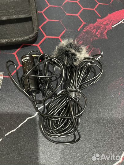 Петличный микрофон boya