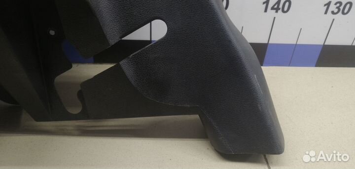 Держатель задней полки Fusion 2002-2012