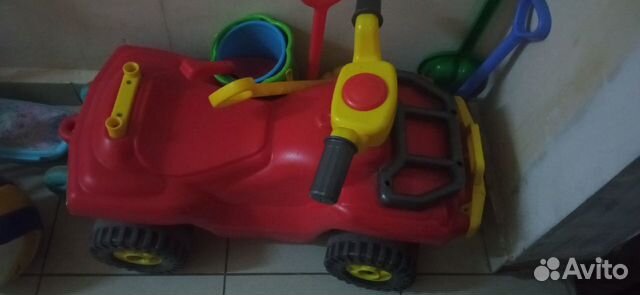 Детский автомобиль каталка