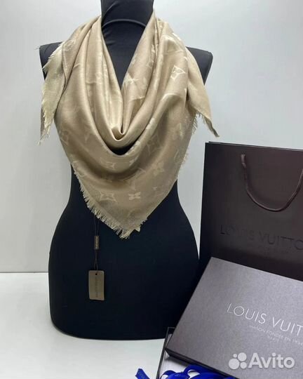 Теплый платок Louis Vuitton