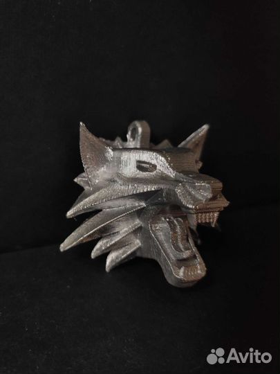 Ведьмак 3. Медальон школы волка