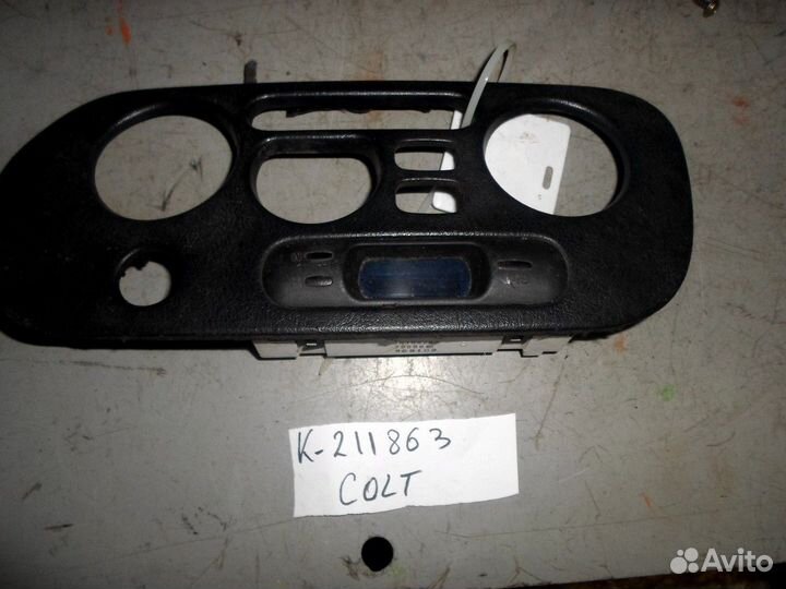 Часы (Mitsubishi Colt)