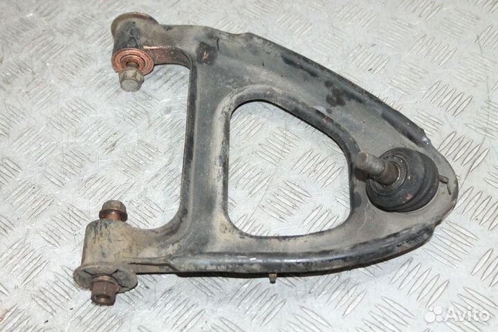 Рычаг задний правый верхний Toyota Mark 90 100