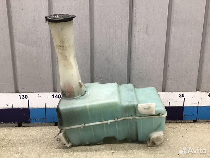 Бачок омывателя лобового стекла Toyota Corolla E10