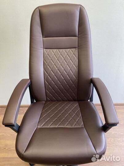 Офисное кресло. Гарантия 1 год