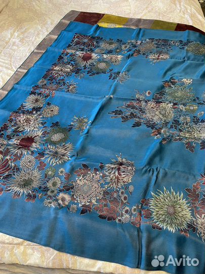 Покрывало из шелка