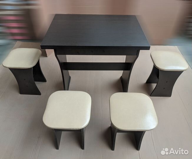 Обеденная группа Лион