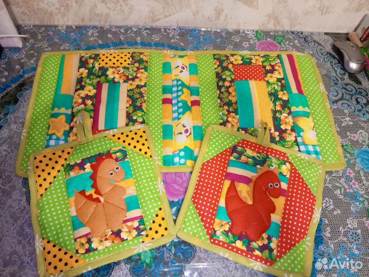 Кухонный набор (2 прихватки и салфетка на стол)