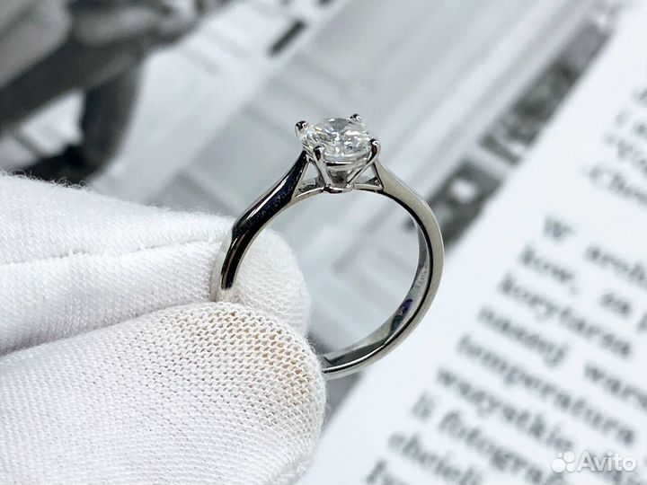 Золотое кольцо с бриллиантом 585 пробы 0,83 ct