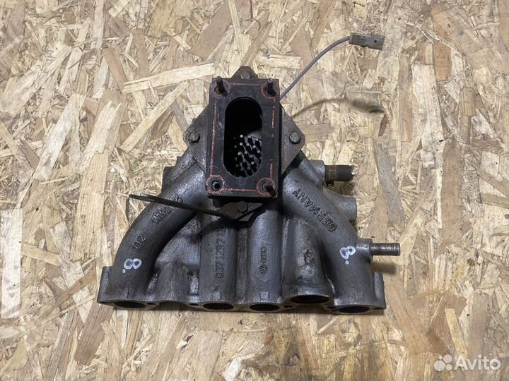 Коллектор впускной VW Passat B3 1.8