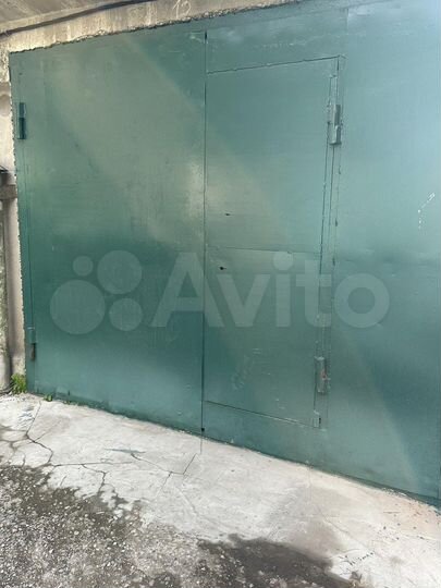 Гараж, > 30 м²