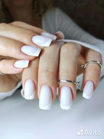 Маникюр, наращивание ногтей на дому