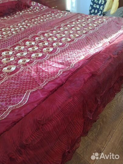 Покрывало с наволочками