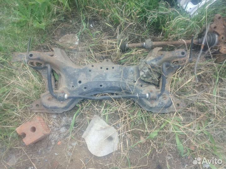 Подрамник toyota corolla 120