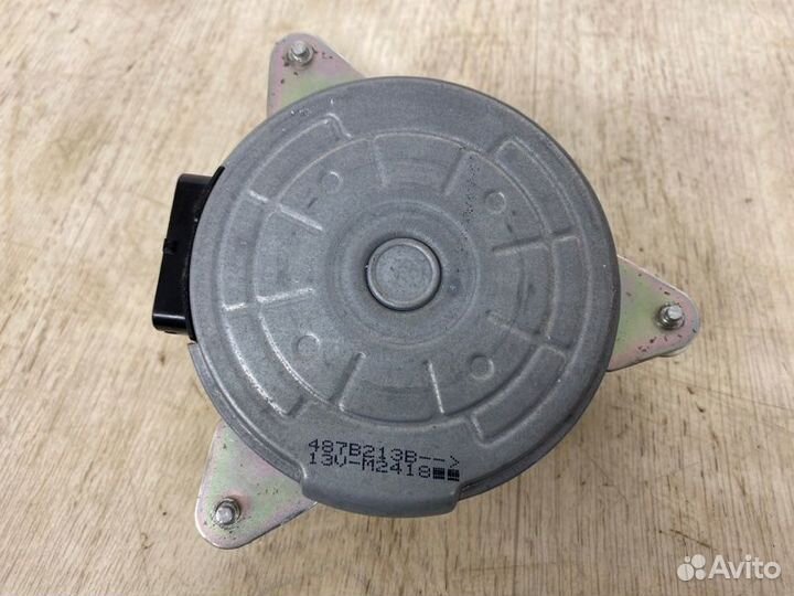 Вентилятор радиатора правый Mitsubishi Outlander 3