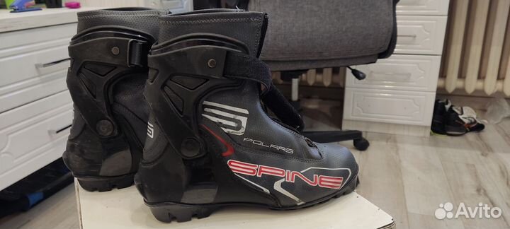 Лыжные ботинки